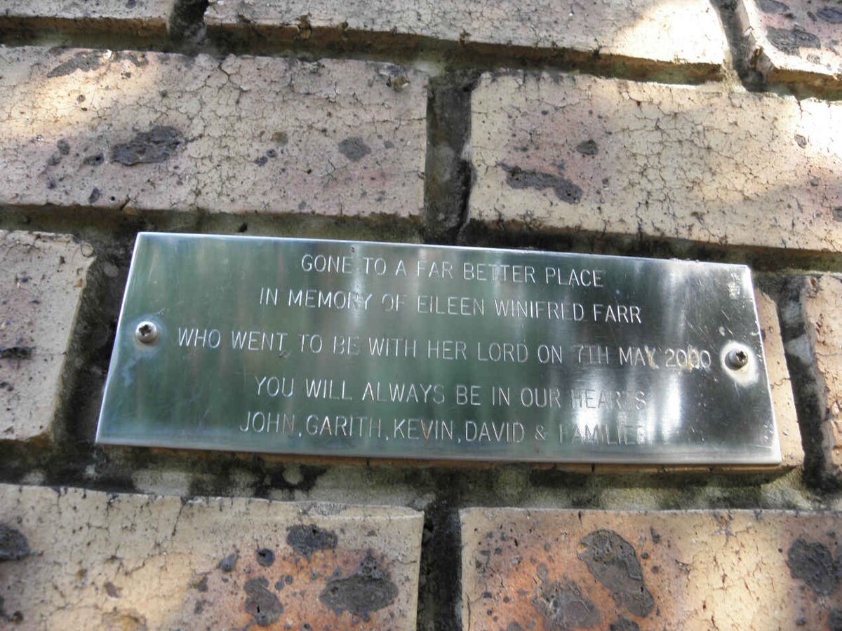 FARR Eileen Winifred -2000