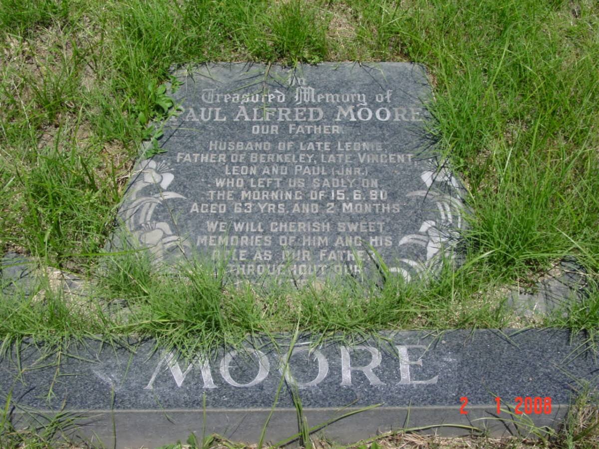 MOORE Paul Alfred  -1980 