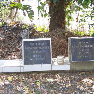HEERDEN Anton, van 1947-1995 &amp; Anita 1948-1991