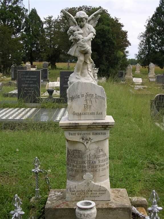 NIEKERK Ignatius Leopoldus, van 1896-1897 :: VAN NIEKERK Alettha 1904-1911