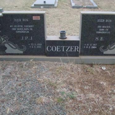 COETZER J.P.J. 1909-1983 &amp; S.E. 1917-2004
