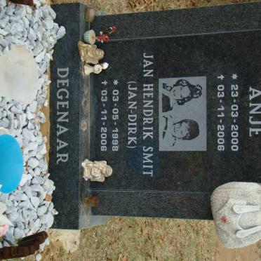 DEGENAAR Anje 2000-2006 :: DEGENAAR Jan Hendrik Smit 1998-2006 