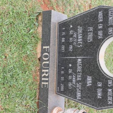 FOURIE Petrus Johannes 1912-1997 &amp; Anna Magrietha Susanna 1917-2000