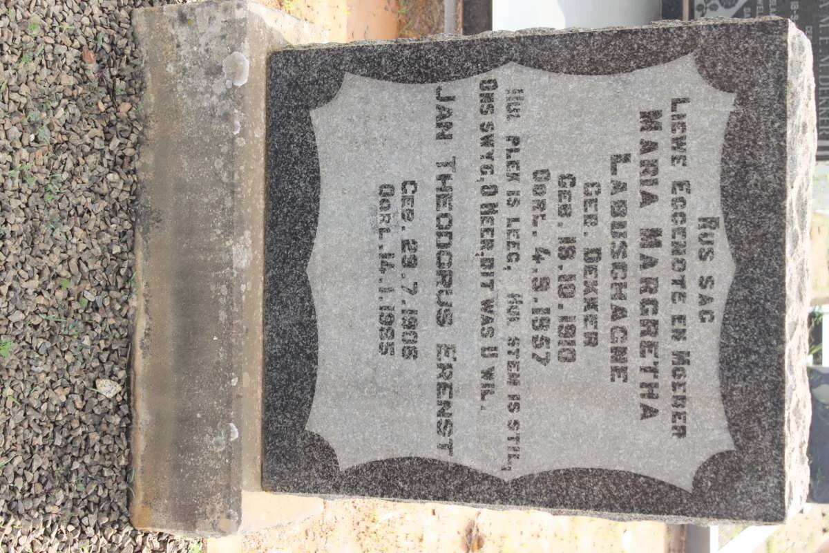 LABUSCHAGNE Jan Theodorus Erenst 1906-1985 &amp; Maria Margretha DEKKER 1910-1957