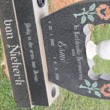 NIEKERK Esmè, van 1960-1996