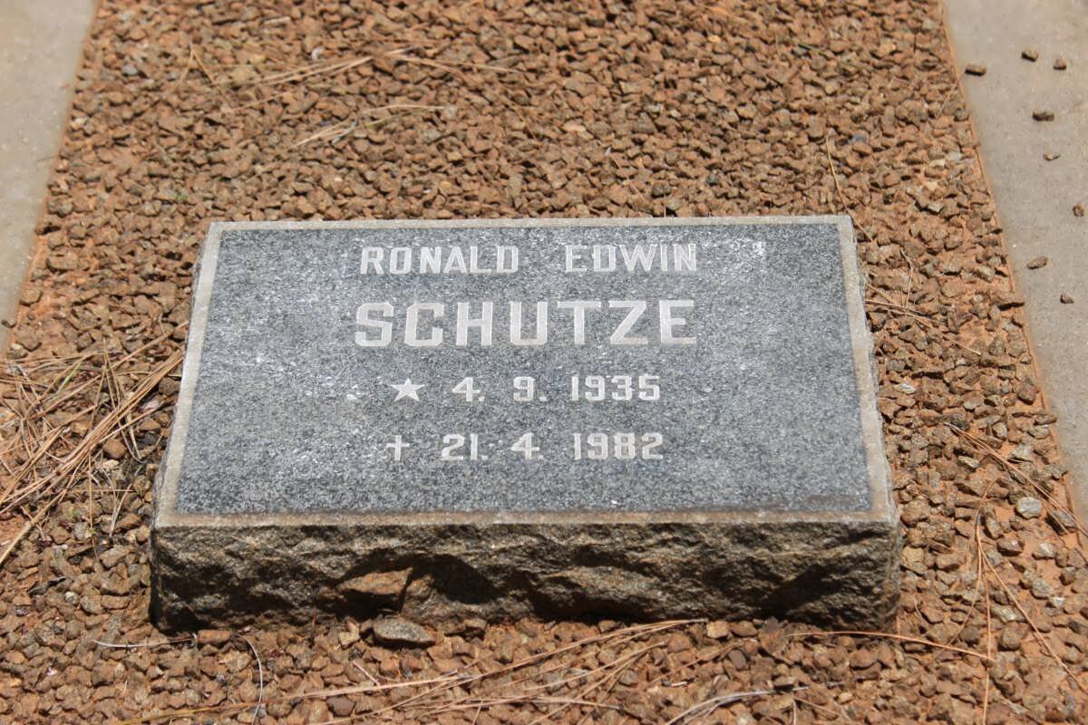 SCHUTZE Ronald Edwin 1935-1982