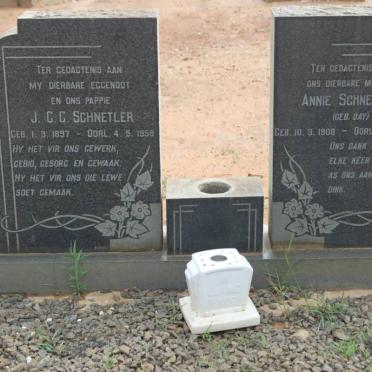 SCHNETLER J.G.G. 1897-1958 &amp; Annie DAY 1908-1968