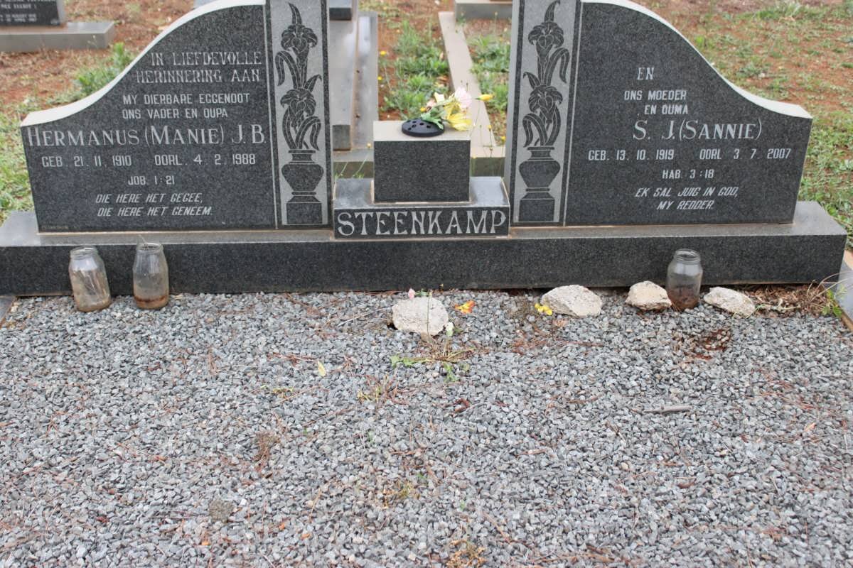 STEENKAMP Hermanus J.B. 1910-1988 &amp; S.J. 1919-2007