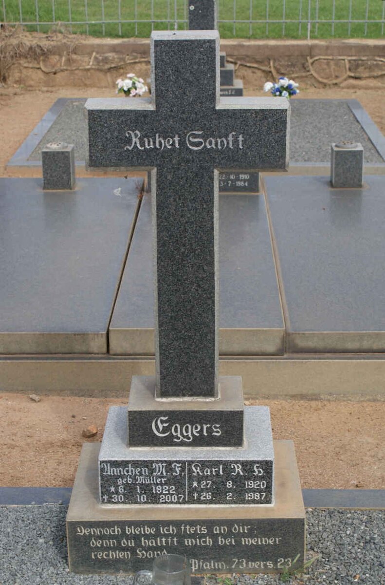 EGGERS Karl R.H. 1920-1987 &amp; Annchen M.F. MULLER 1922-2007