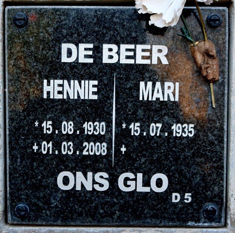 BEER Hennie, de 1930-2008 &amp; Mari 1935-