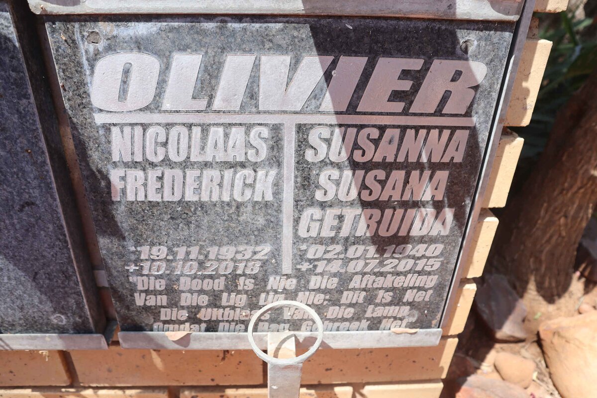 OLIVIER Nicolaas Frederick 1932-2018 &amp; Susanna Susana Getruida 1940-2015