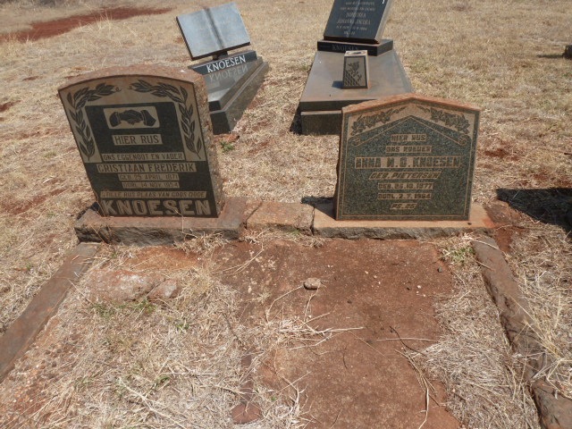 KNOESEN Christiaan Frederik 1871-1954 &amp; Anna M.C. PIETERSEN 1877-1964