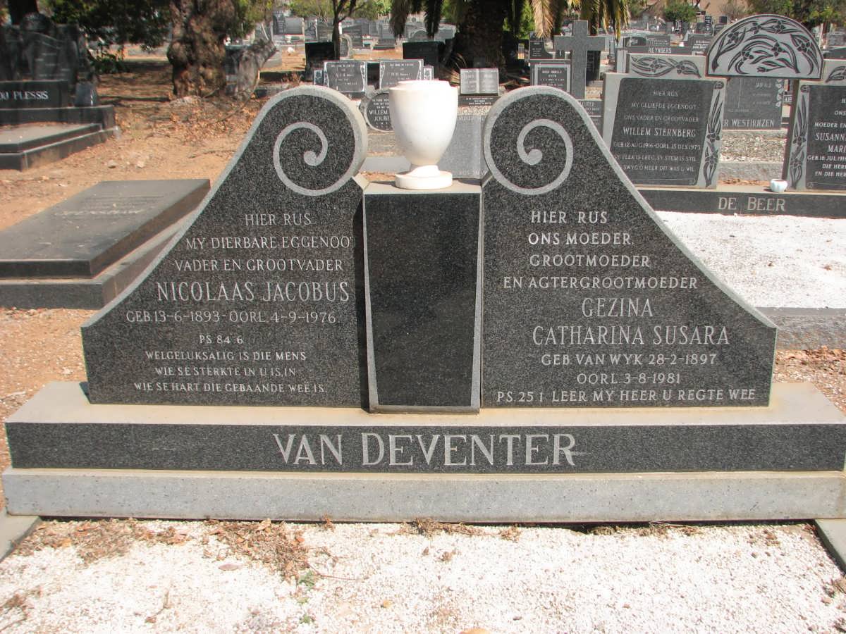 DEVENTER Nicolaas Jacobus, van 1893-1976 &amp; Gezina Catharina Susara VAN WYK 1897-1981