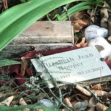 HOOPER Elizabeth Jean 1917-2007