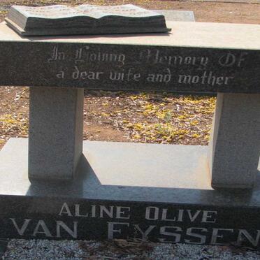 EYSSEN Aline Olive, van