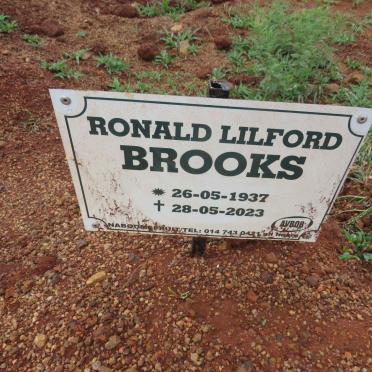 BROOKS Ronald Lilford 1937-2023