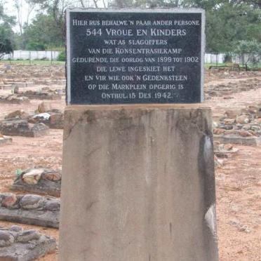 09. Gedenksteen / Memorial