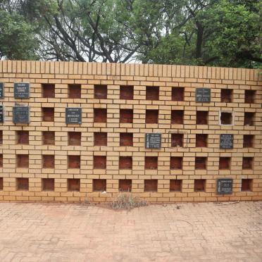 4. Memorial Wall / Gedenkmuur