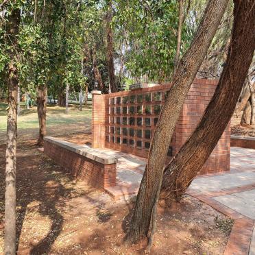 Limpopo, MOKOPANE district, Mookgopong / Naboomspruit, Die Oog Aftreelandgoed, Gedenkmuur