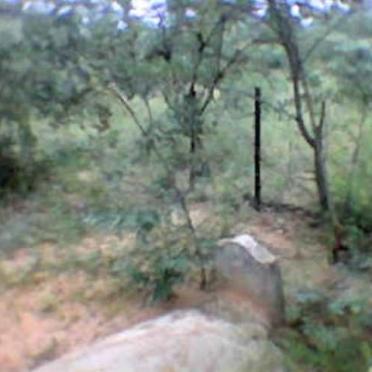 Limpopo, MOKOPANE district, Bastaardspad, single grave