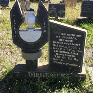 DIEDERICKS Martinus Jacobus 1914-1997 &amp; Elsie Magrietha 1917-