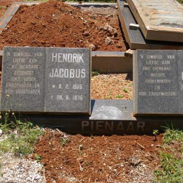 PIENAAR Hendrik Jacobus 1905-1976 &amp; Martha Catharina PIETERSE 1909-1985