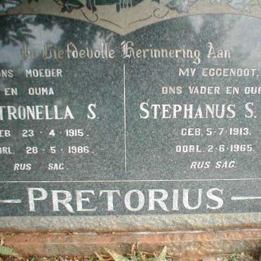 PRETORIUS Stephanus S.J.P. 1913-1965 &amp; Petronella S. 1915-1986