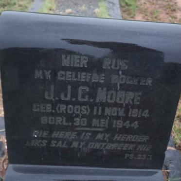 MOORE J.J.C. nee ROOS 1914-1944