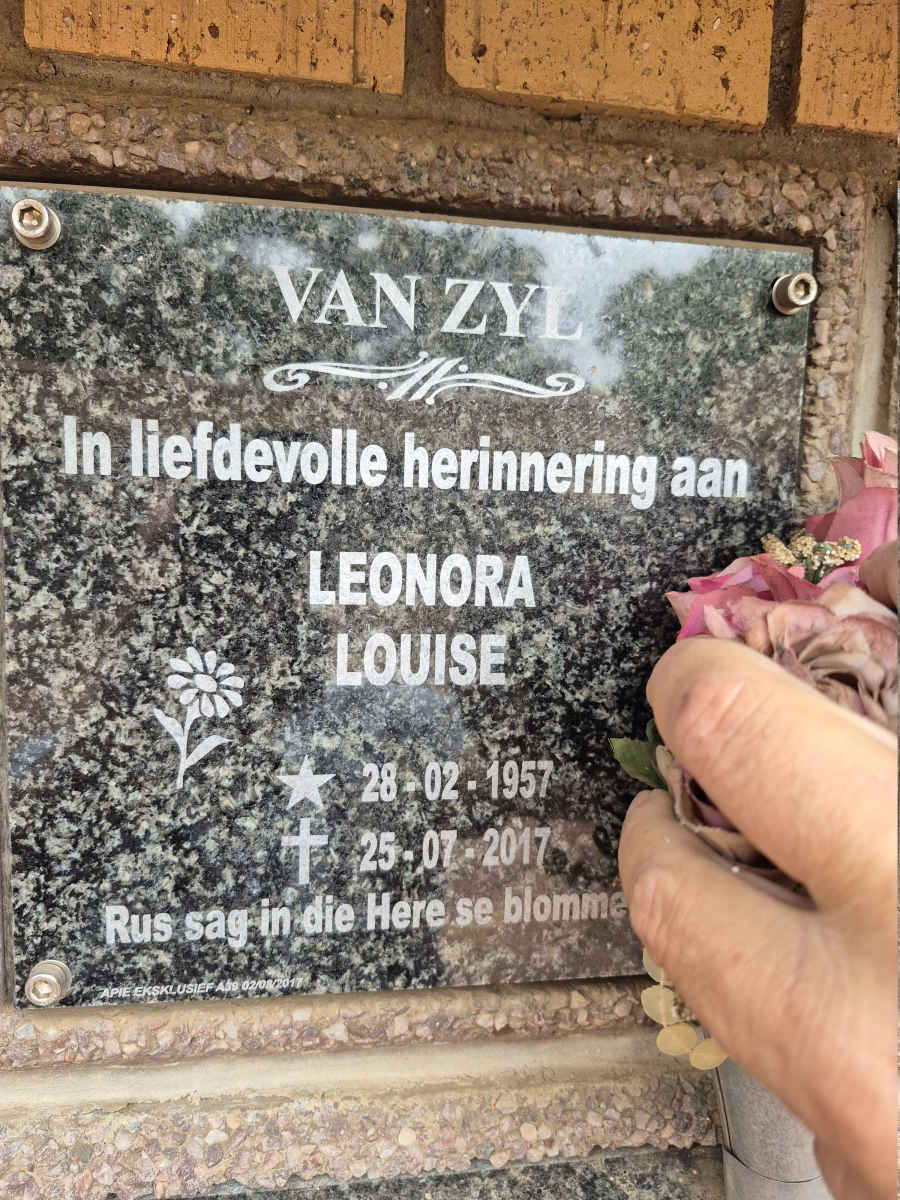 ZYL Leonora Louise, van 1957-2017