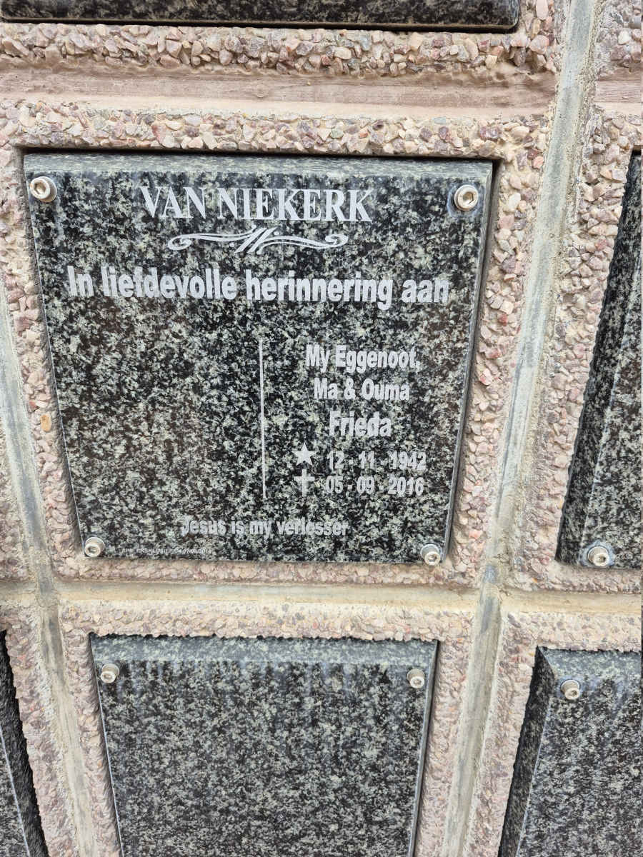 NIEKERK Frieda, van 1942-2016
