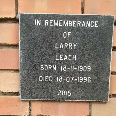LEACH Larry 1909-1996