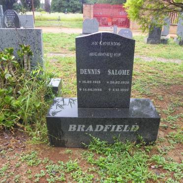 BRADFIELD Dennis 1919-1998 & Salome 1920-1999