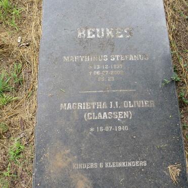 BEUKES Marthinus Stefanus 1937-2002 & Magrietha J.I. CLAASSEN 1940-