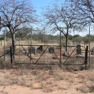 Limpopo, SOUTPANSBERG district, Alldays, Colinton 293, farm cemetery