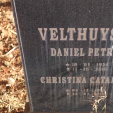 VELTHUYSEN Daniel Petrus 1954-2010 &amp; Christina Catarina 19??-200?