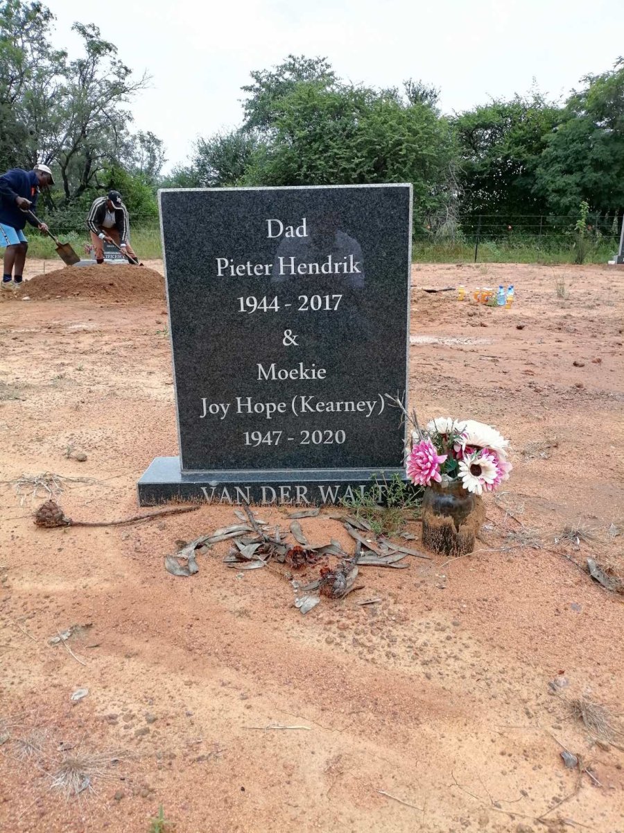 WALT Pieter Hendrik, van der 1944-2017 & Joy Hope nee KEARNEY 1947-2020