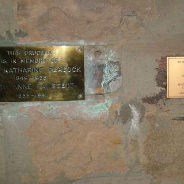 PEACOCK :: FANSSETT :: KNIGHT :: FARRANT