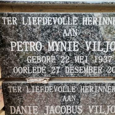 VILJOEN  Petro Mynie 1937-2020