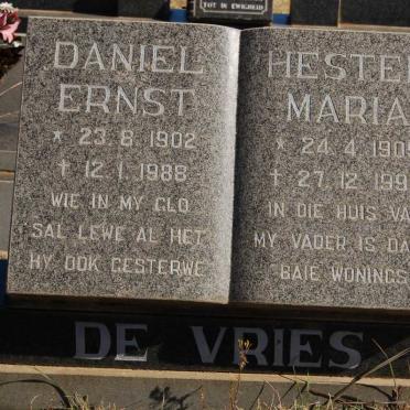 VRIES Daniel Ernest, de 1902-1988 &amp; Hester Maria 1909-1990