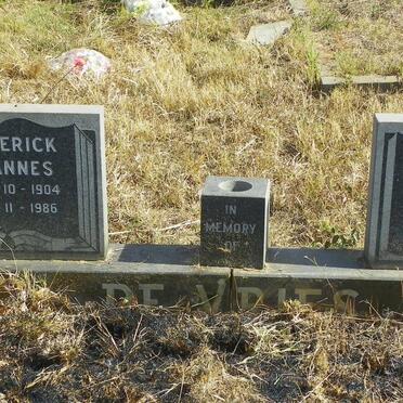 VRIES Frederick Johannes, de 1904-1986 &amp; Violet May 1904-1989