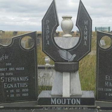 MOUTON Stephanus Egnatius 1930-1985 &amp; Elsie Maria Magrietha nee GOUWS 1929-1999