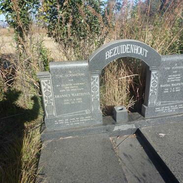 BEZUIDENHOUT Johannes Marthinus 1899-1971 & Martha Magrietha 1907-1990