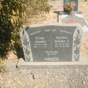 NAUDE Petrus Johannes 1884-1971 &amp; Fredrika Johanna C. 1886-1985