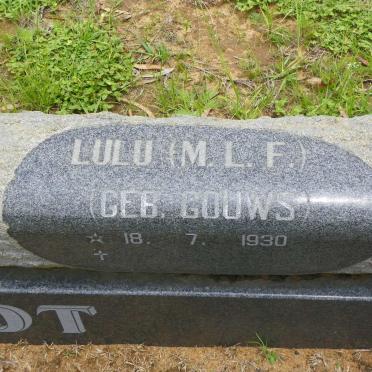 NIEUWOUDT B.J. 1925-2002 &amp; M.L.F. GOUWS 1930-