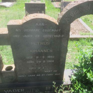 BEZUIDENHOUT Petrus Johannes 1888-1964 & Elizabeth Wilhelmina V.D. WALT 1895-1978 _1