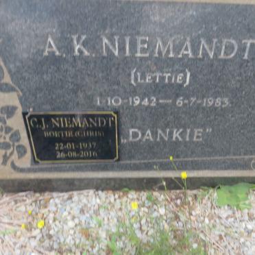 NIEMANDT Chris C.J. 1937-2016 &amp; Lettie A.K. 1942-1983