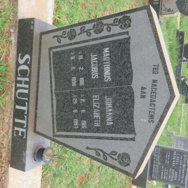SCHUTTE Marthinus Jacobus 1916-1996 &amp; Johanna Elizabeth 1915-1997