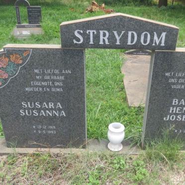 STRYDOM Barend Hendrik Josephus 1921- &amp; Susara Susanna 1918-1993
