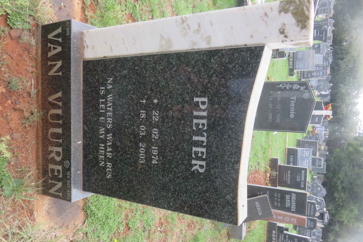 VUUREN Pieter, van 1974-2003