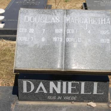 DANIELL Douglas 1921-1973 &amp; Margaretha J. 1925-1979